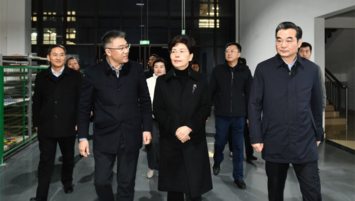 省委常委、省委宣传部部长徐缨来淮调研